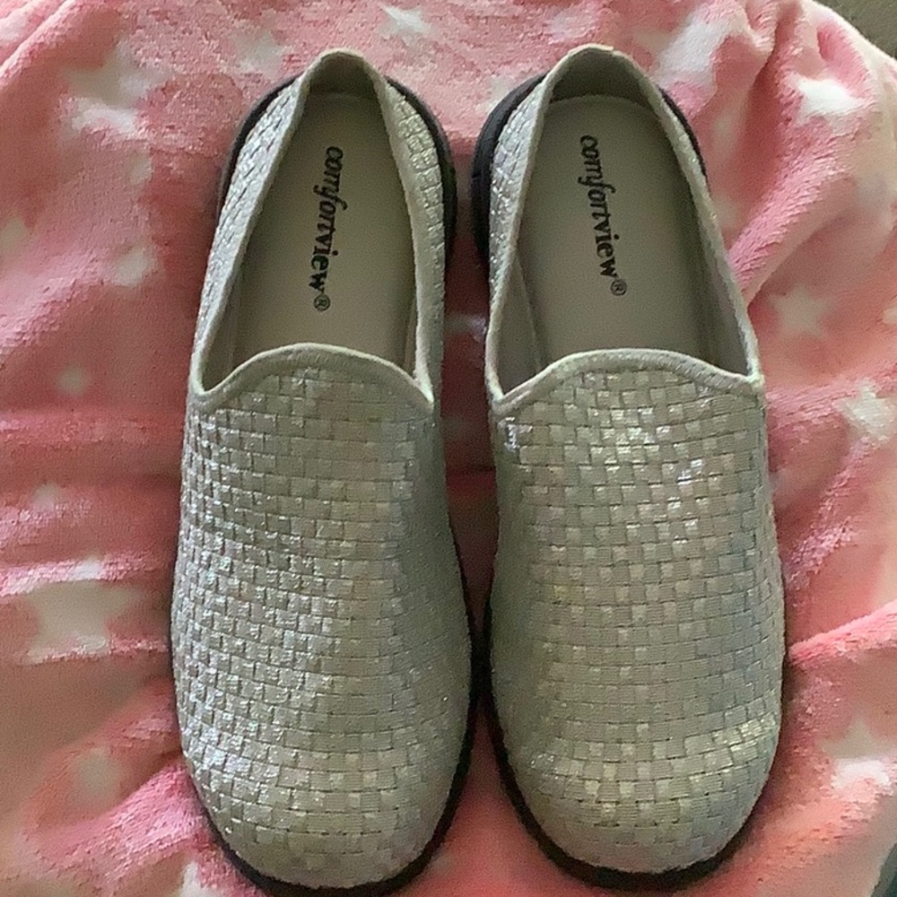 Comfort view, 10sw metallic silver mule